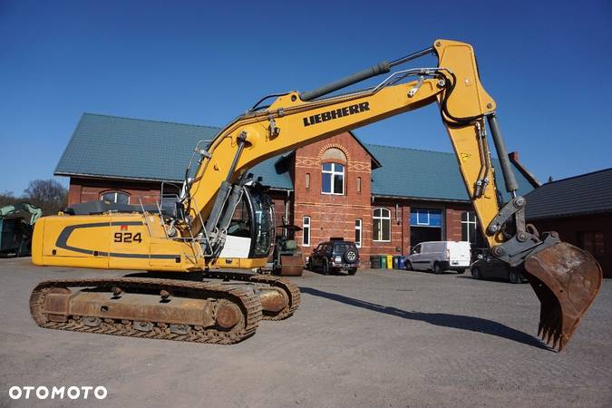 Liebherr R924LC, Większy zasięg - 1