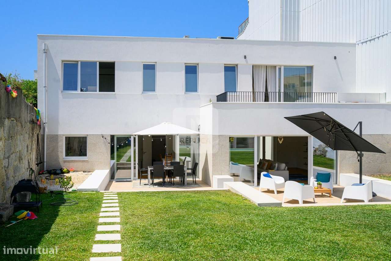 Moradia T4+1 Jardim e Piscina Parque da Cidade | Moradia Aldoar-1