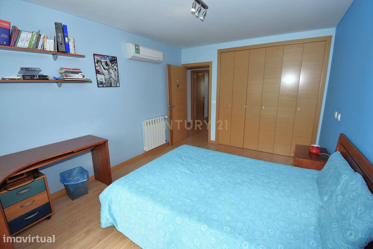 Moradia T3+1 em Alcochete: Luxo e Conforto!-31