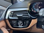 BMW Seria 5 520i Aut. Luxury Line - 28