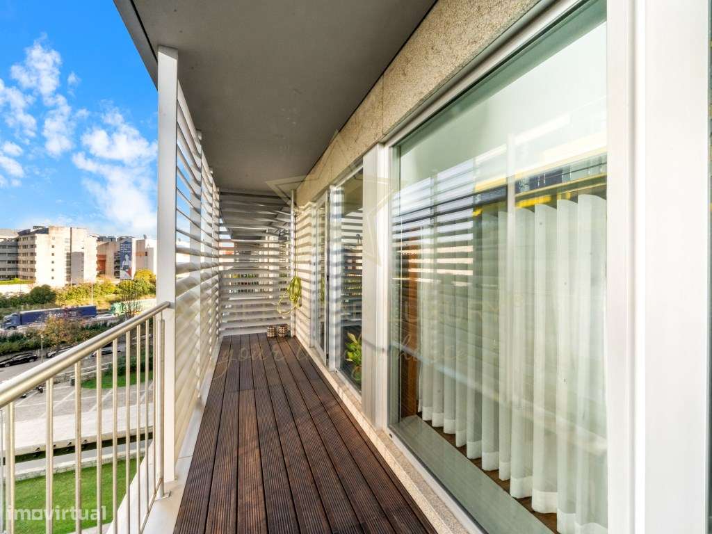 Apartamento T4 como novo, em condomínio de alto padrão - Grande imagem: 4/36