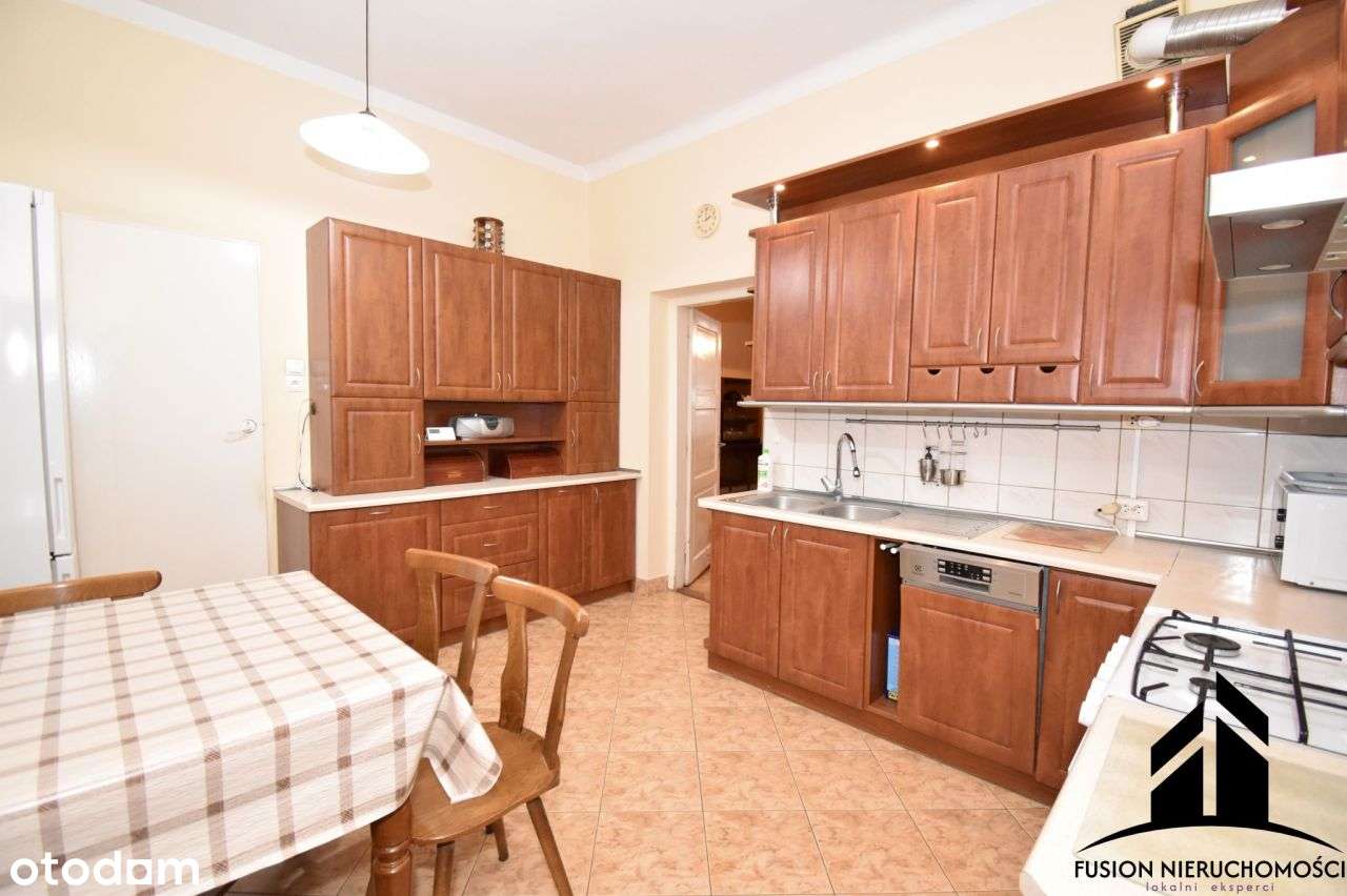 Przestronny dom z potencjałem-idealny dla rodziny-5