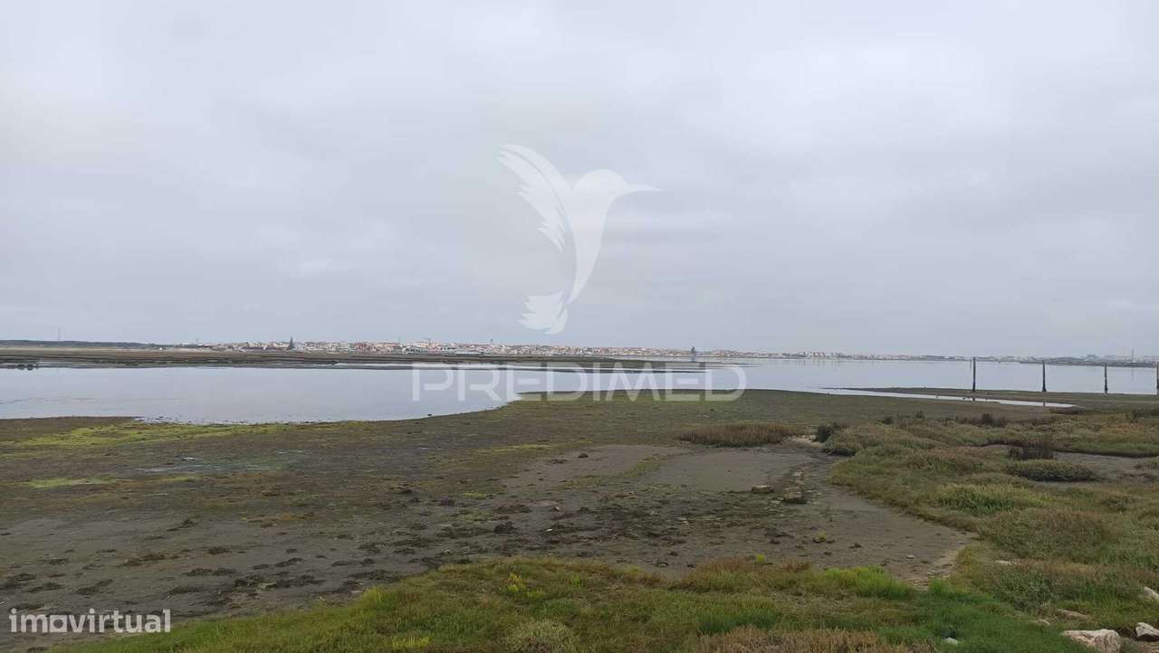 Terreno urbano com vista ria - Grande imagem: 5/7