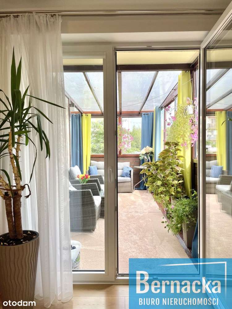 Nowoczesne 3-pokojowe z dużym tarasem-12