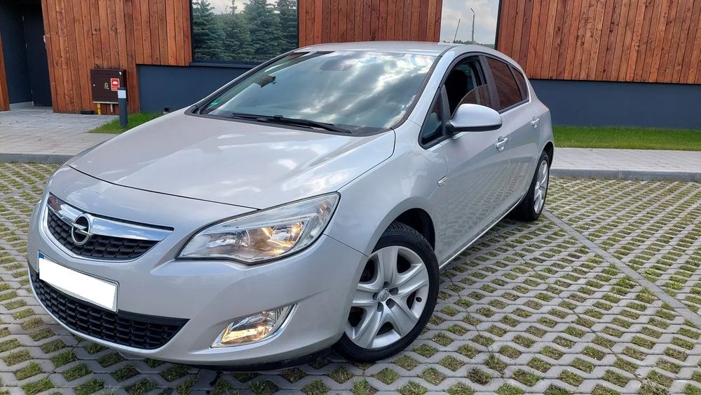 Opel Astra J (2009-2019) 2011
