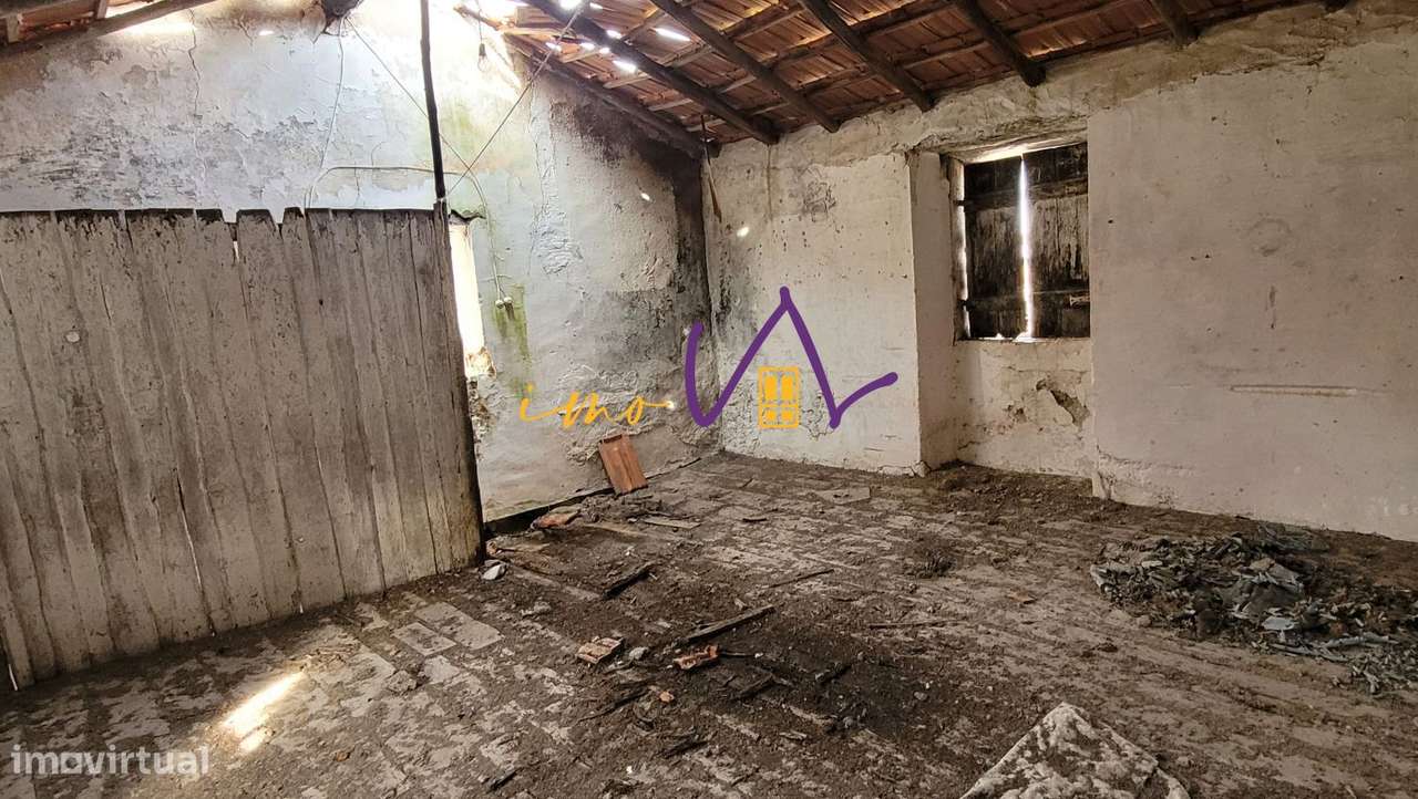 Moradia para remodelar junto à praia da Ereira - Grande imagem: 5/16