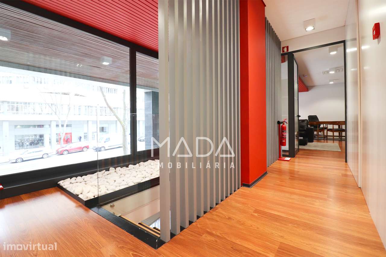 Escritório c/garagem (12 carros) na Av. da República em V.N. de Gaia-32