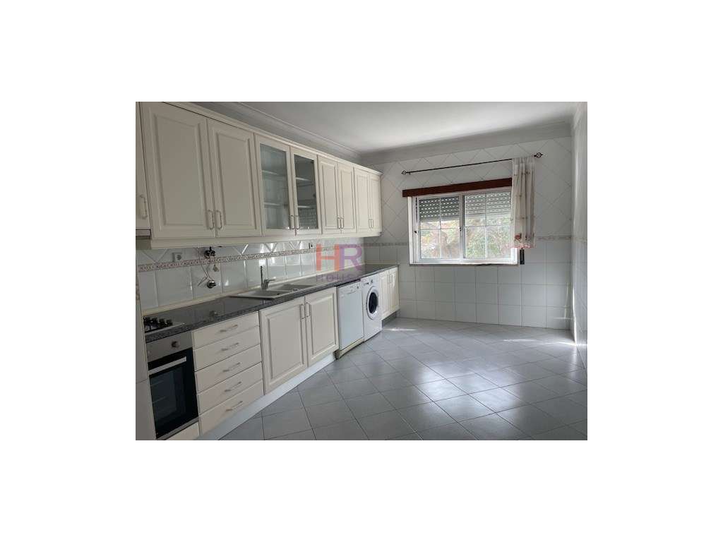 Coimbra arrenda-se T1 Eiras com garagem junto ao lidl de Eiras. - Grande imagem: 2/16