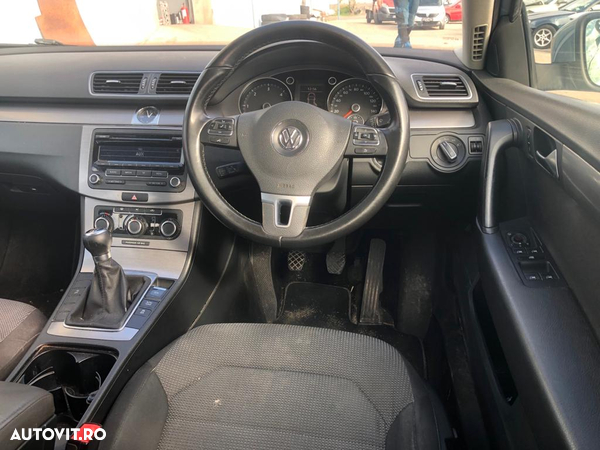 Dezmembrez piese Volkswagen Passat B7 - 4