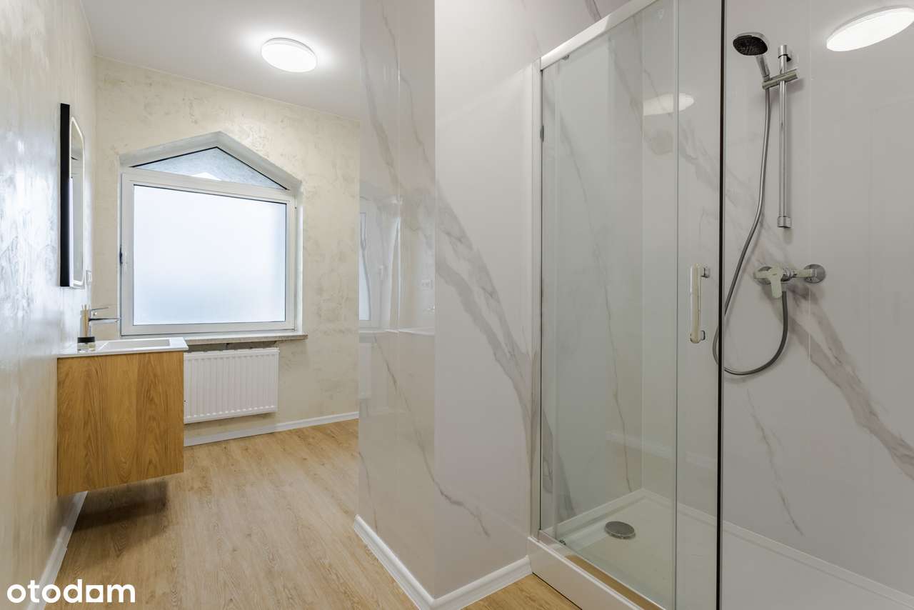 Nowa kawalerka z dużą łazienką, osobną kuchnią i komórką lokatorską-3