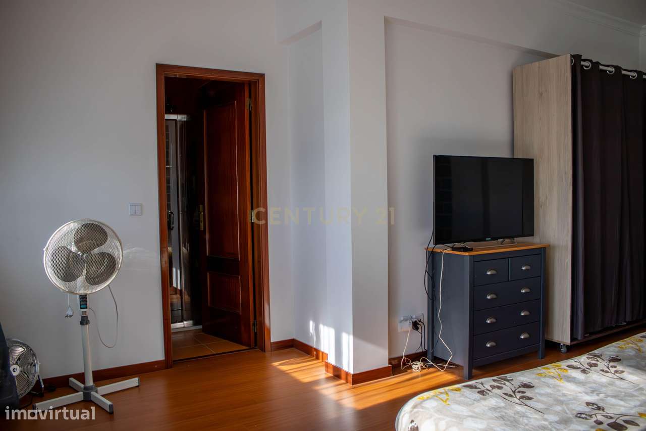 Moradia moderna | 3 pisos | Vila Nova Foz Côa-29