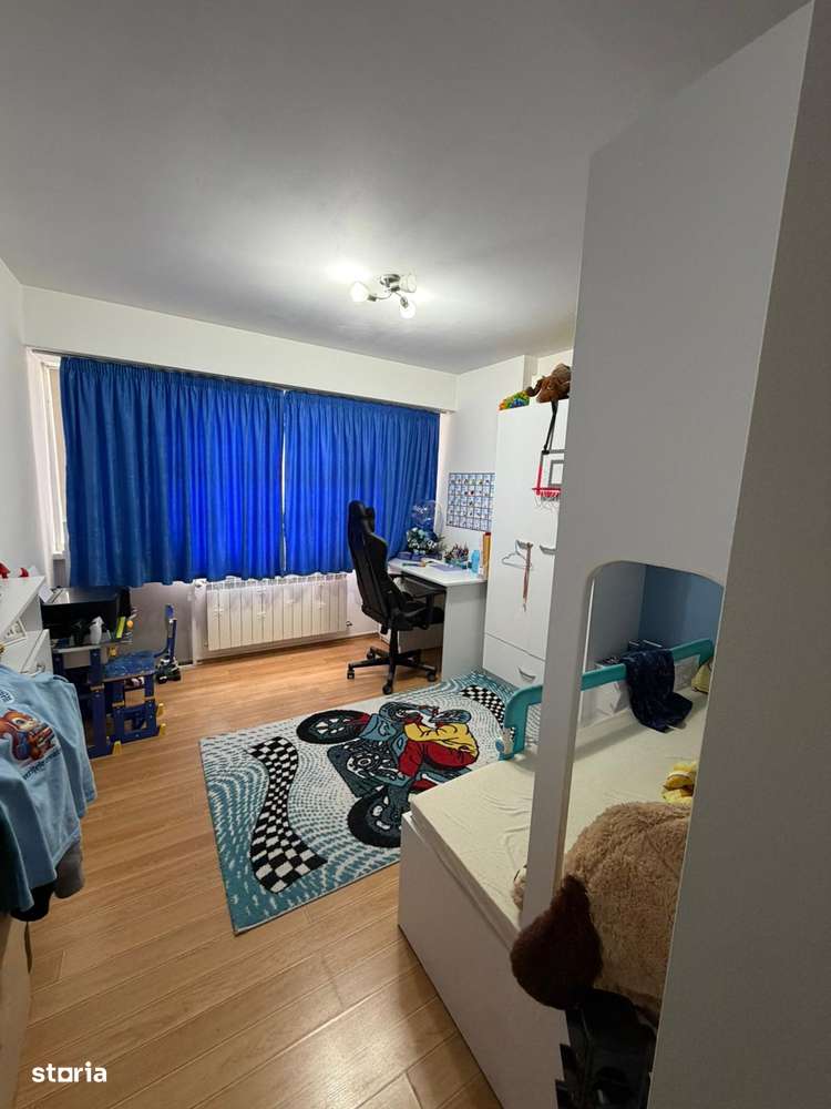 Apartament 4 camere 90 mp, etajul 3 - zona centrala-11