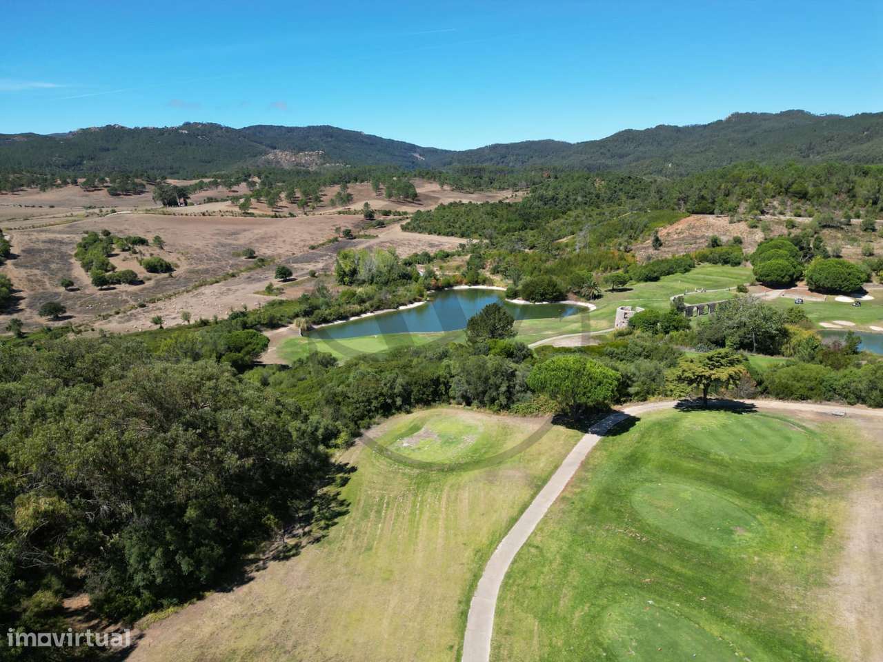 Moradia T5 Remodelada – Luxo no Resort Quinta da Penha Longa-35