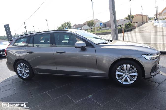 Volvo V60 2.0 D3 Momentum - 6