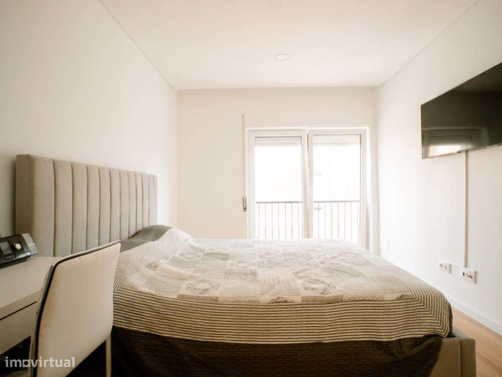 Apartamento T2 totalmente remodelado Baixa da Banheira-11