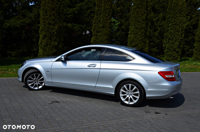 Mercedes-Benz Klasa C 180 Coupe BlueEFFICIENCY 7G-TRONIC - 18