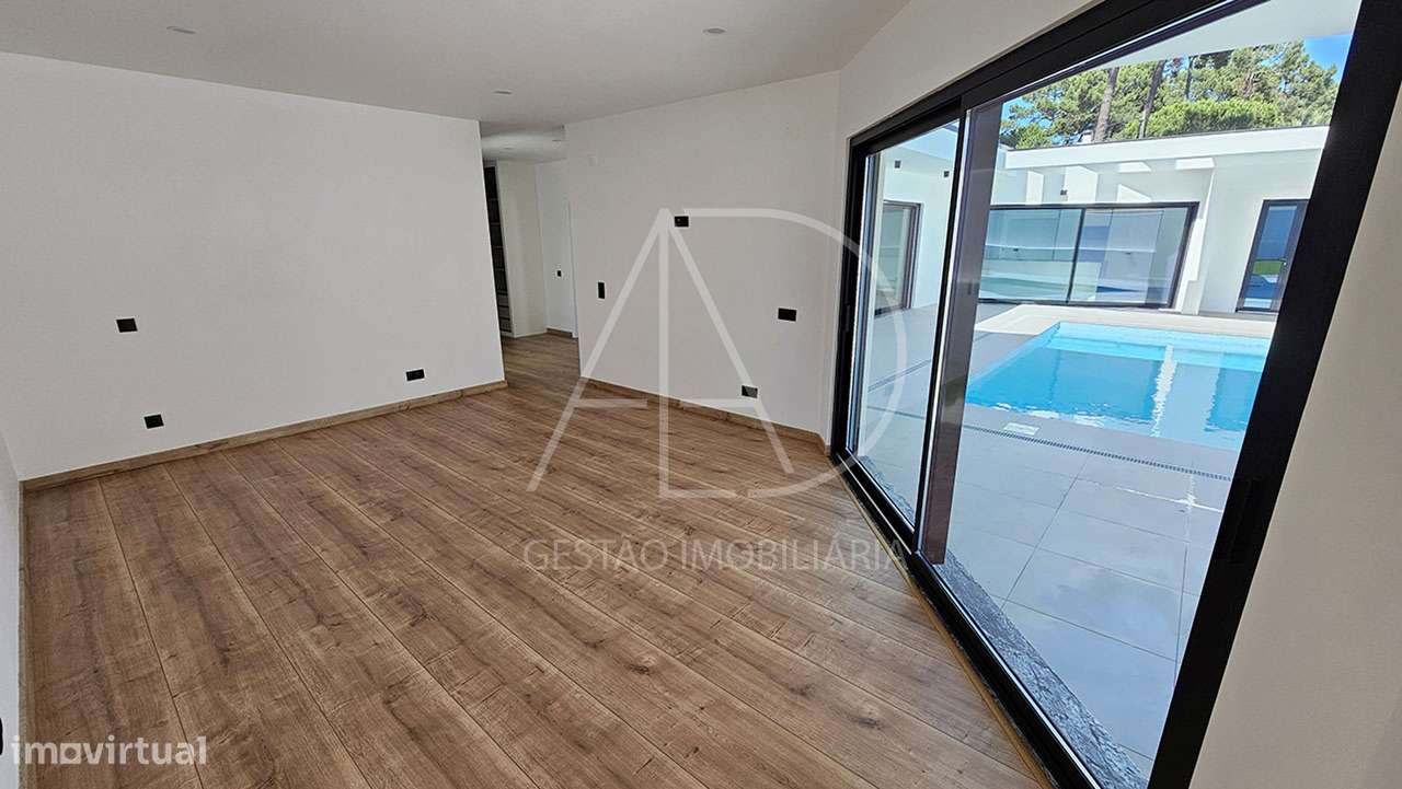 Moradia, 367 m², Corroios-16