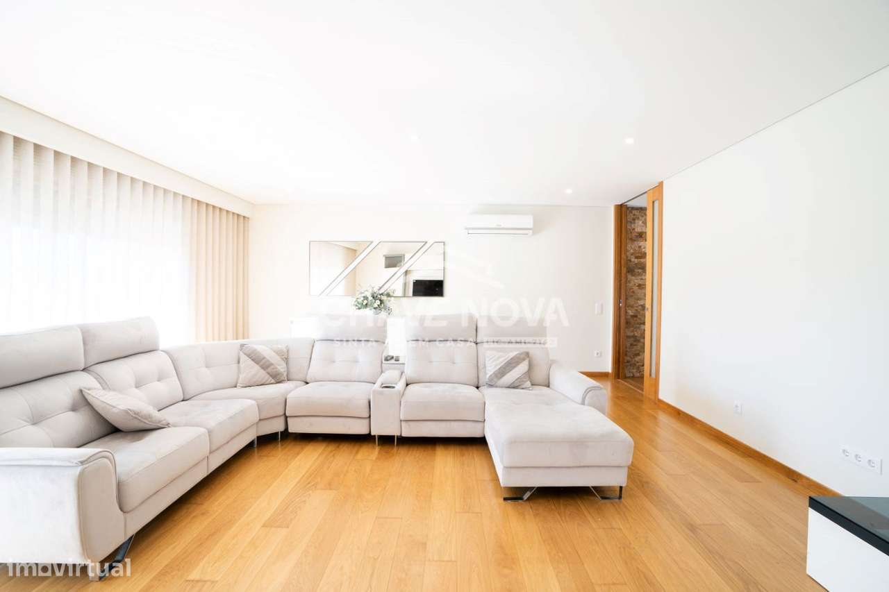 Moradia Geminada V3 Como Nova c/ Garagem Box em Canidelo - Grande imagem: 2/25