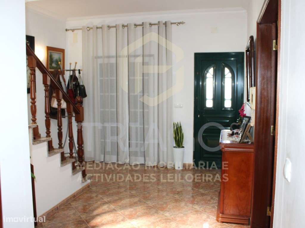 Fantástica Moradia T4 mais Escritório com Garagem-8