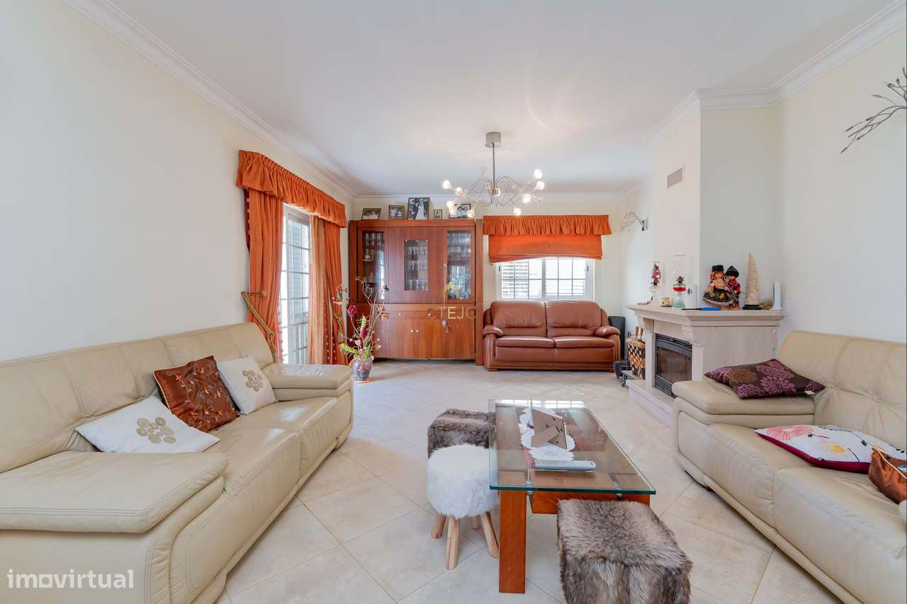 Fantastica Moradia T6 São João da Talha-11