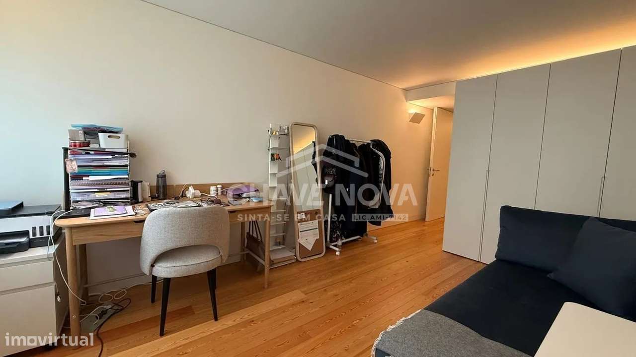 Apartamento t2 à venda na Rua António Bessa Leite-17
