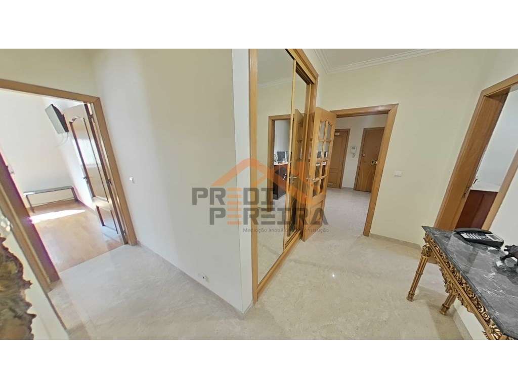 Descubra o Seu Novo Lar: Fantástico Apartamento T3 na Serra da Amor... - Grande imagem: 1/33