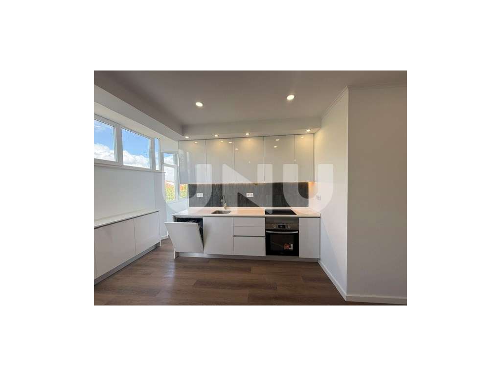 Apartamento T2 na Amadora com muita luminosidade-25