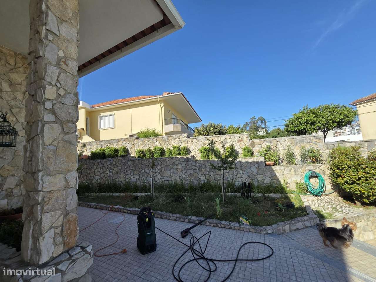 Moradia T2+1 com Anexo Independente, Jardim e Garagem – Rinchoa-23