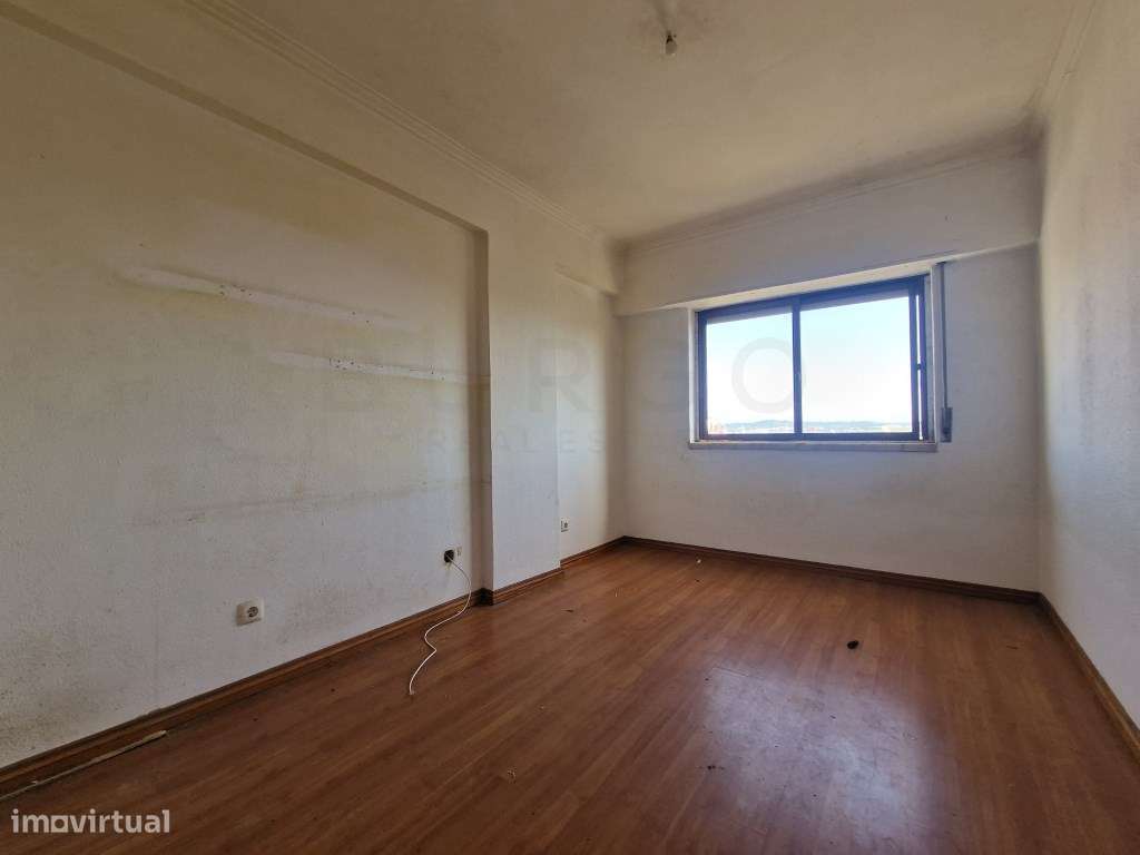 Espaçoso apartamento T2, localizado em São Marcos, Cacém.-16