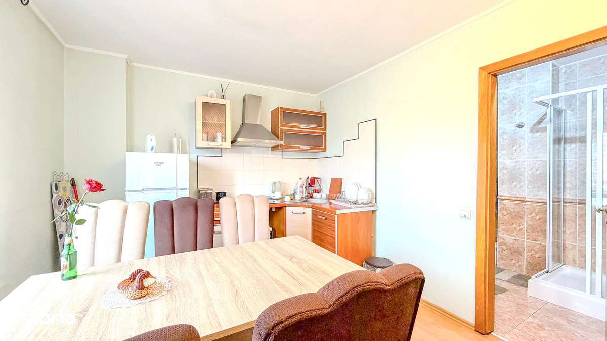 Apartament unic cu 7 camere, 3 balcoane, 3 bai, 2 parcari, 2 beciuri-5