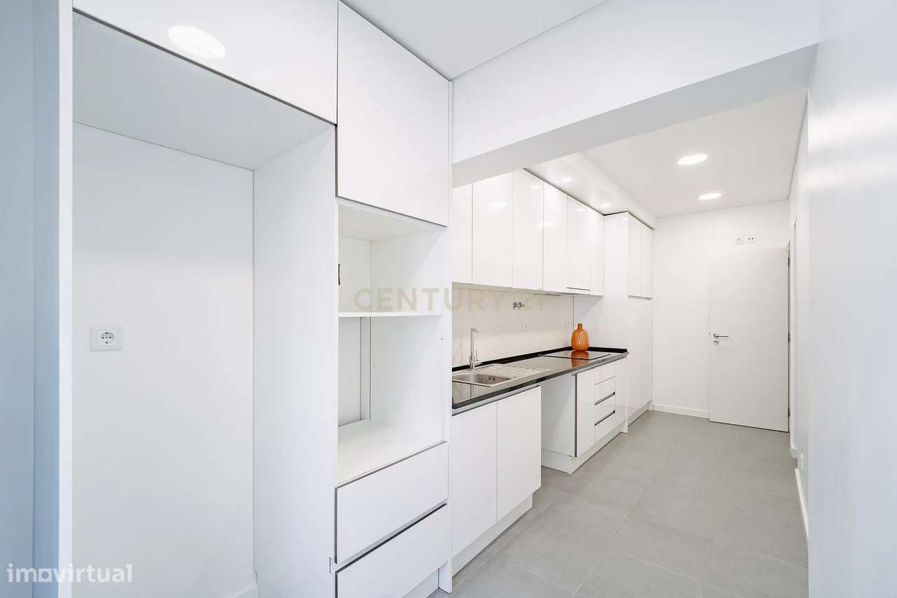 Apartamento T2 Cova da Piedade – Excelente Localização-0