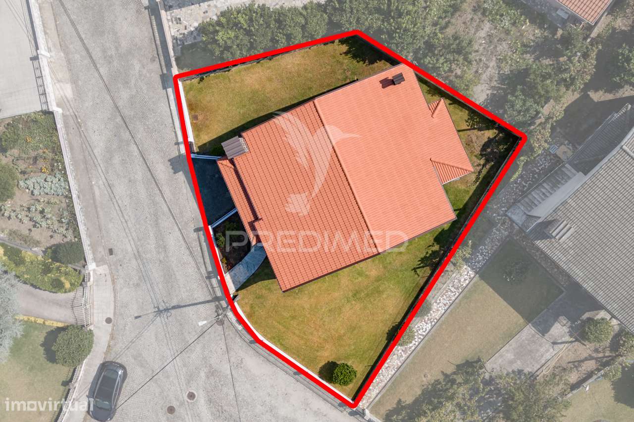 Moradia Individual T3 - Centro de Amares (RENOVADA) - Grande imagem: 4/40