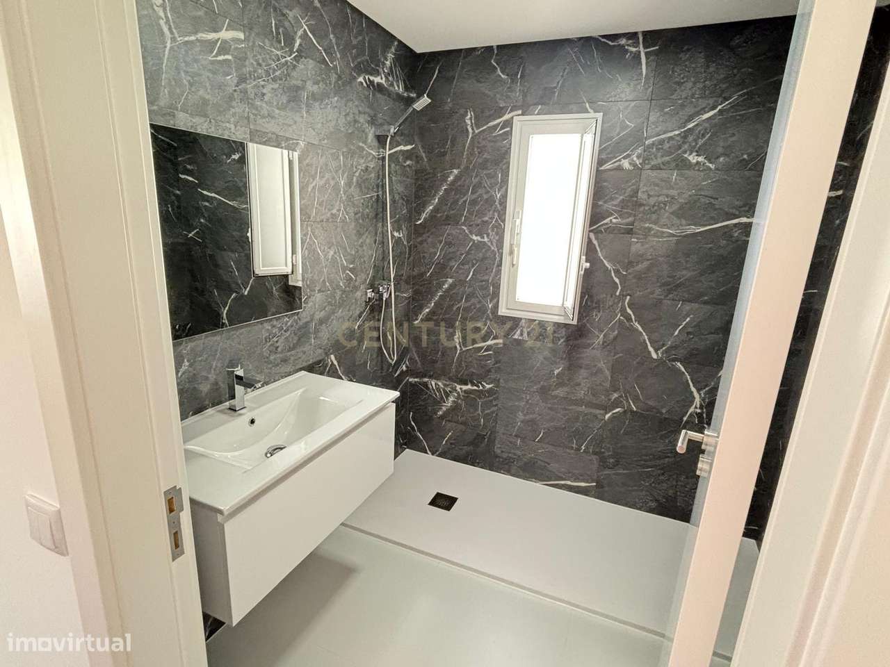 Apartamento Moderno em Viseu - Localização Central e Aconchegante-11