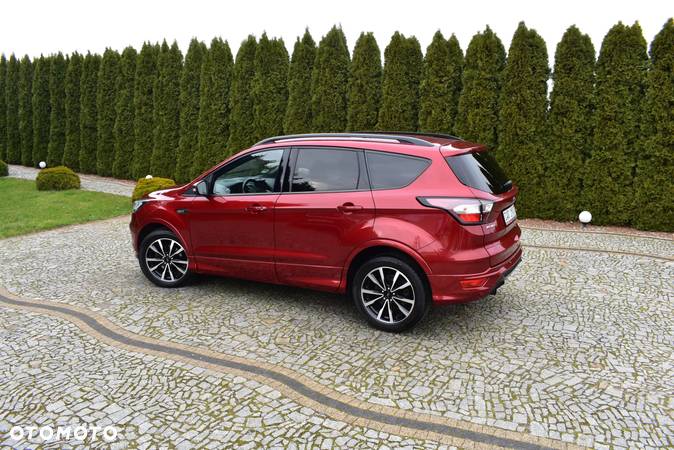 Ford Kuga 1.5 EcoBoost 2x4 ST-Line - 23