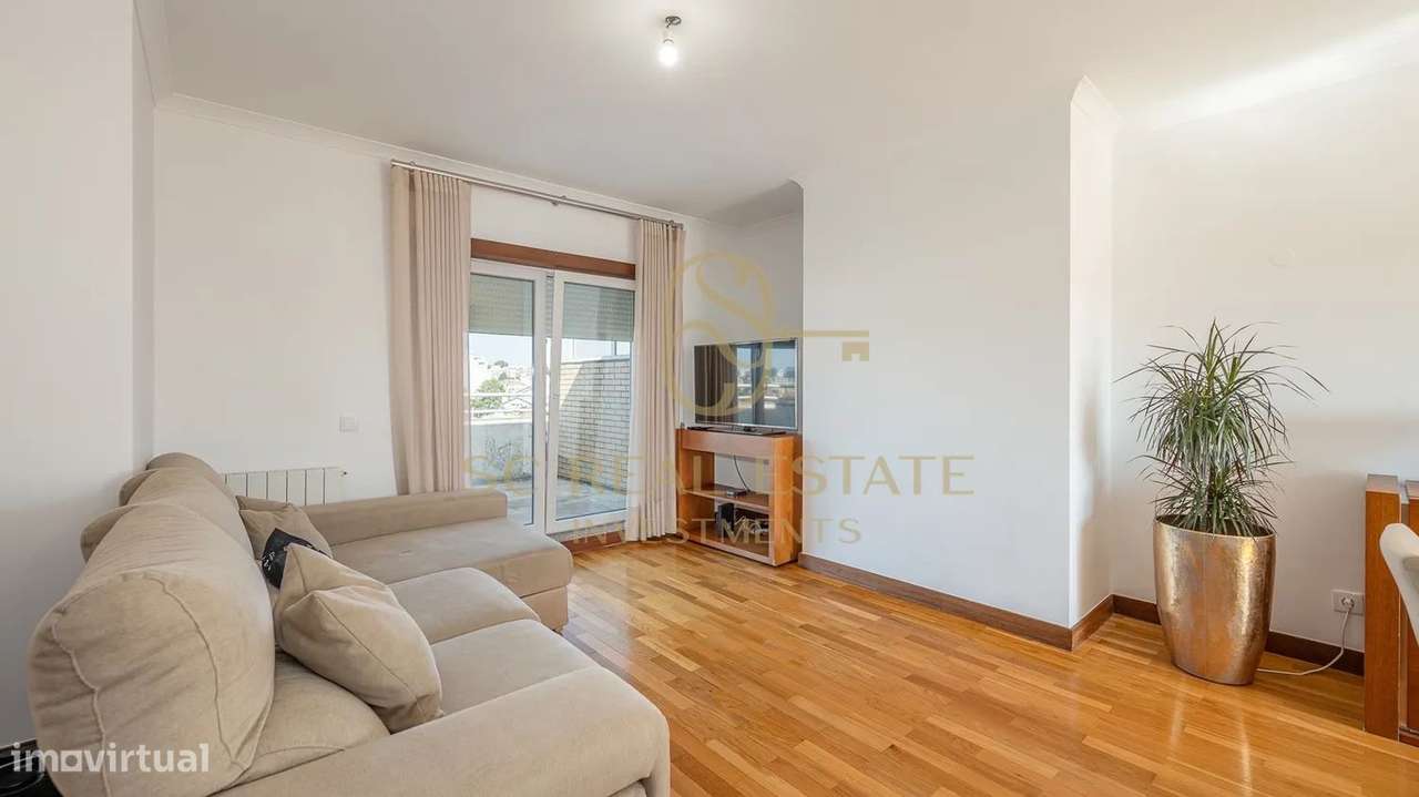 Exclusivo T2 Duplex Recuado, Último Piso, 2 Terraços, Cedofeita-6