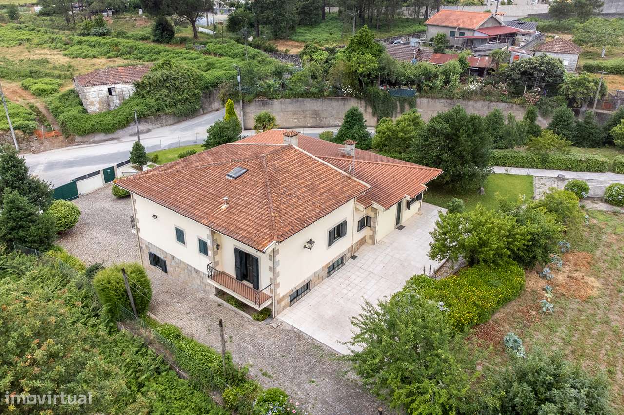 Moradia T4 Independente + T0 em Lago, Amares - Oportunidade Única!-20