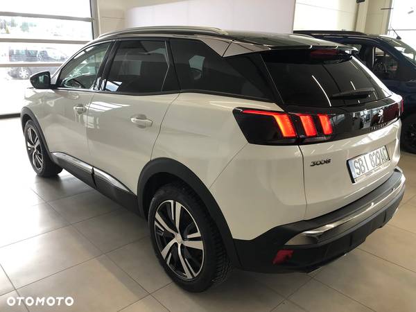 Peugeot 3008 1.2 PureTech GPF Allure S&S EAT8 - 6