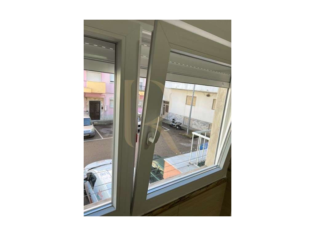 Apartamento T1 remodelado na Cruz de Pau - Seixal-6