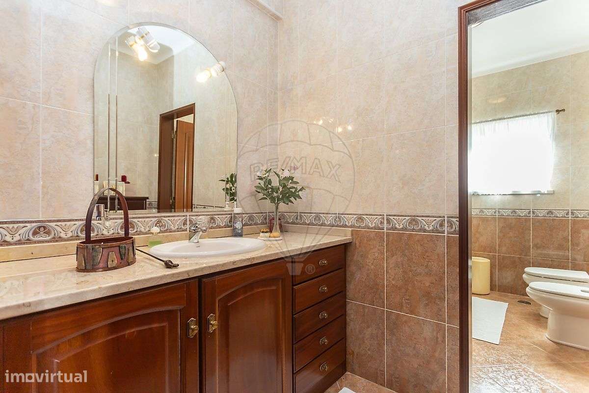 Moradia T4 para venda-5