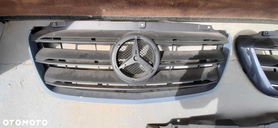 Fabrycznie nowa atrapa grill Mercedes Sprinter W907/W910 - 3