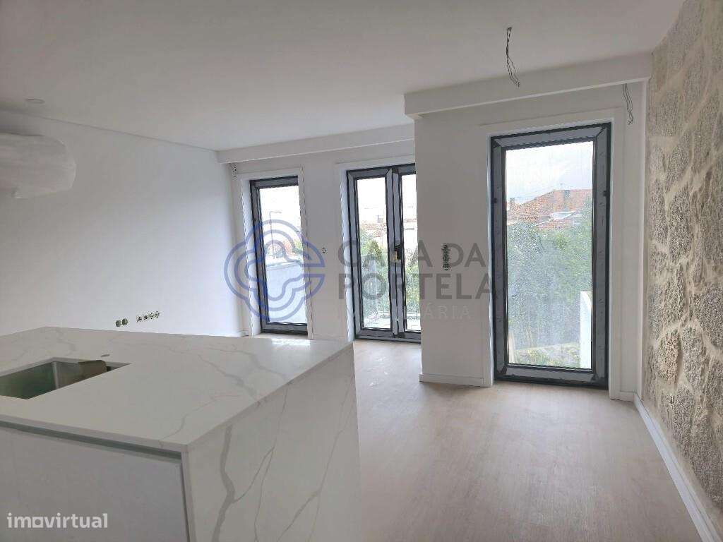 Apartamento T1 Duplex ao Metro de Campanha, nova construção com  suíte - Grande imagem: 1/19