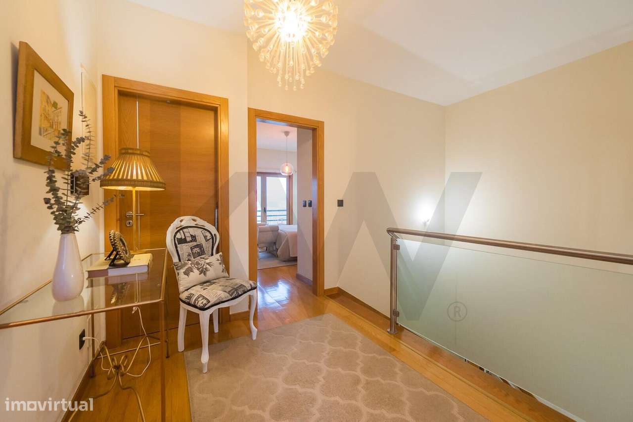 Moradia T4+1 em Agualva-Cacém – Conforto, Qualidade e Vista Desafogada-44