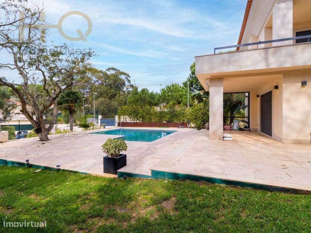 Moradia T4+2 Bairro da Martinha-6