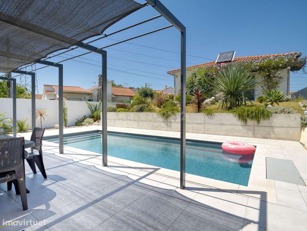 Moradia T4  como nova com Piscina  e vista serra dos Candeiros-37