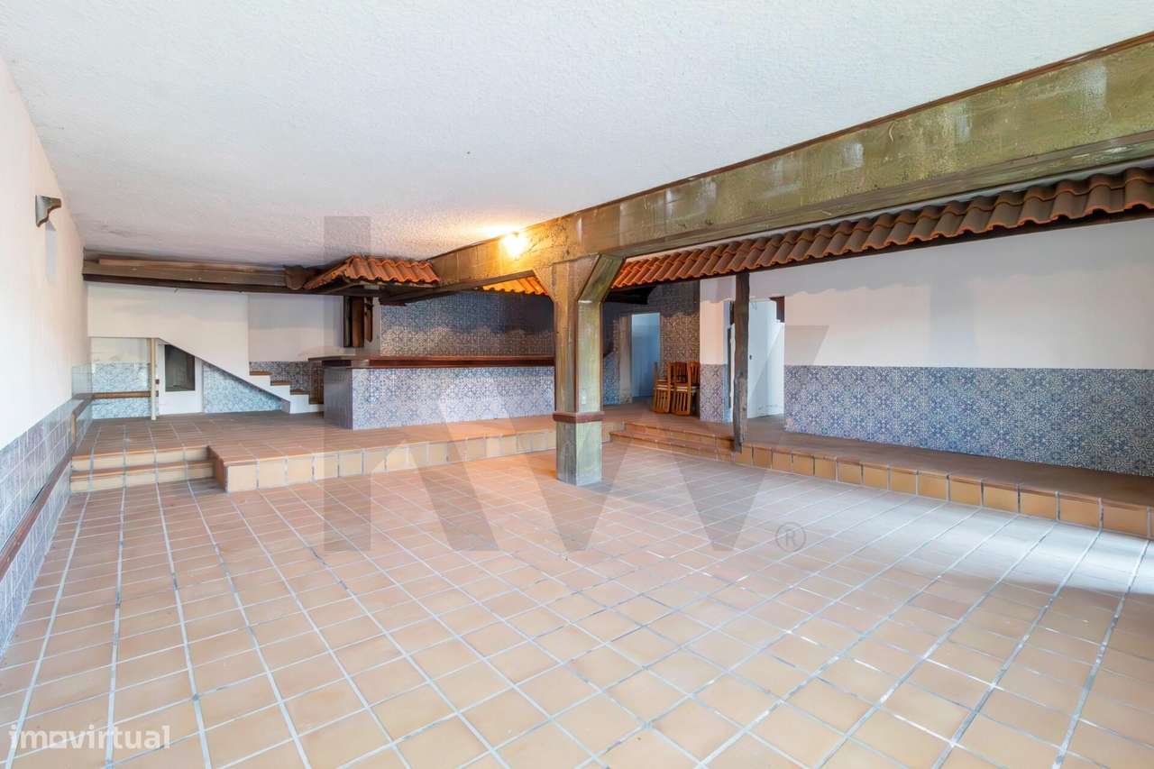 OPORTUNIDADE ÚNICA EM SANTO TIRSO: EXCELENTE MORADIA T3 + SERVIÇO DE - Grande imagem: 2/60