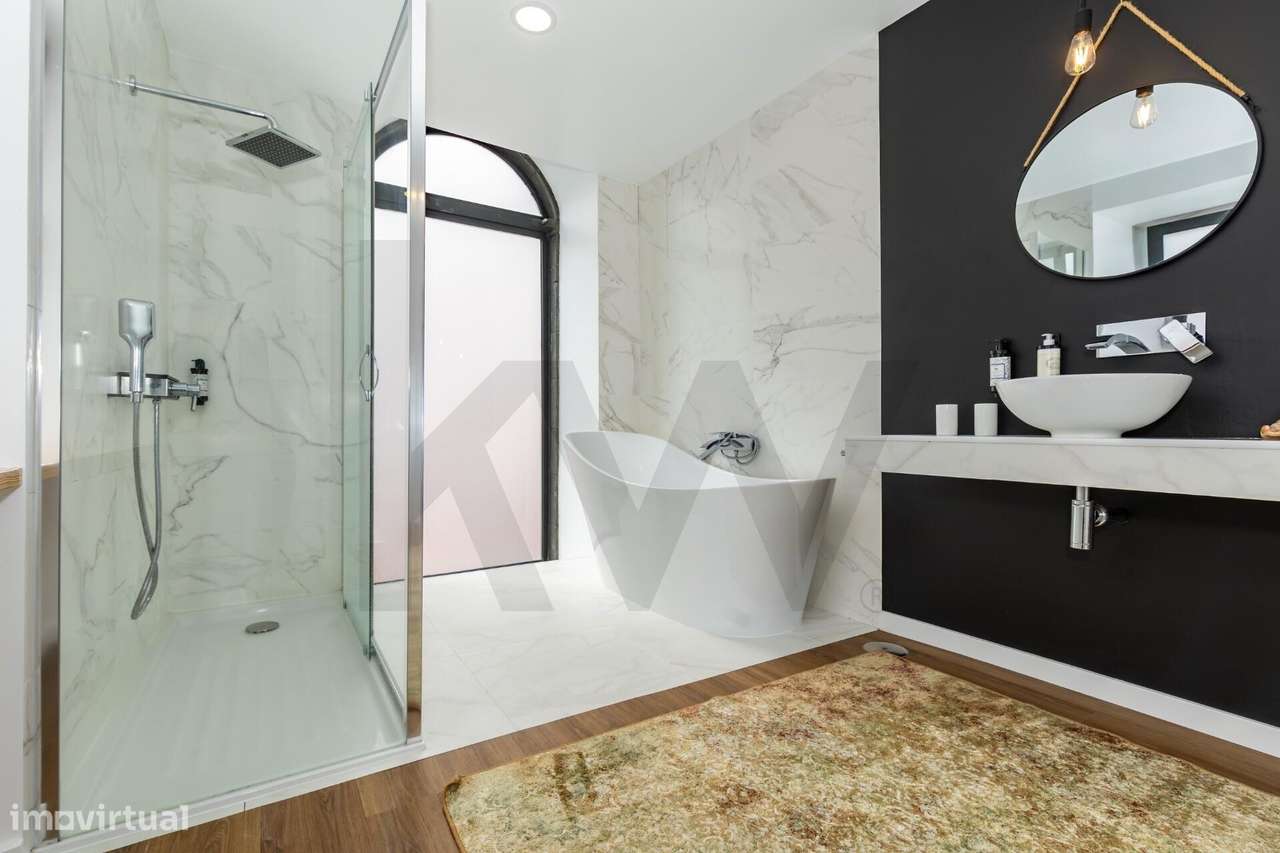 Moradia V4 com Apartamento T1 Anexo, Totalmente Remodelada – Centro - Grande imagem: 2/51