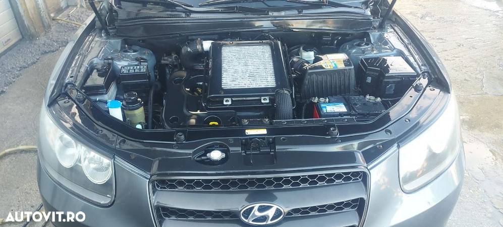 Dezmembram Hyundai Santa Fe, an 2007, motor 2.2 CRDI - 2