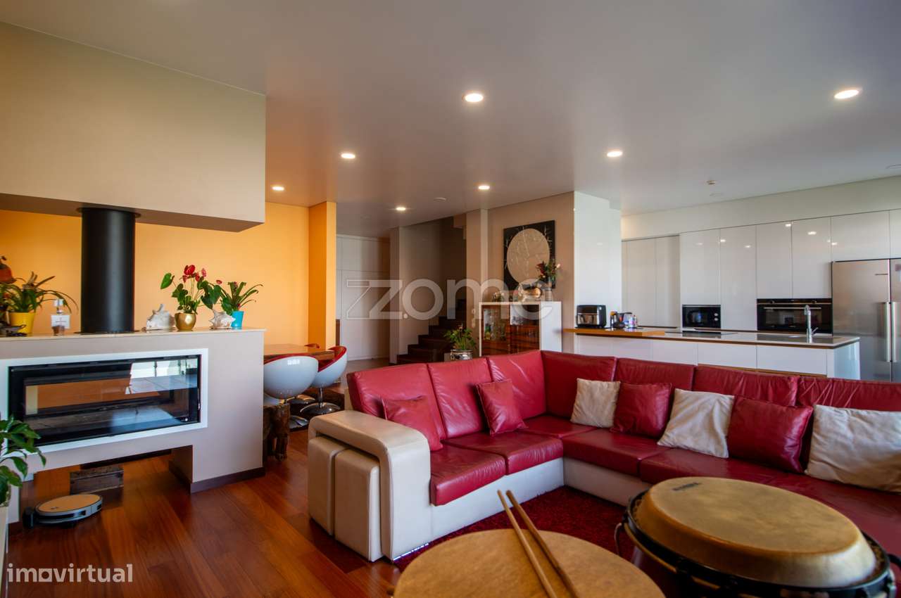 Moradia Exclusiva T4 em Ermesinde com Piscina e Jardim - Grande imagem: 5/44