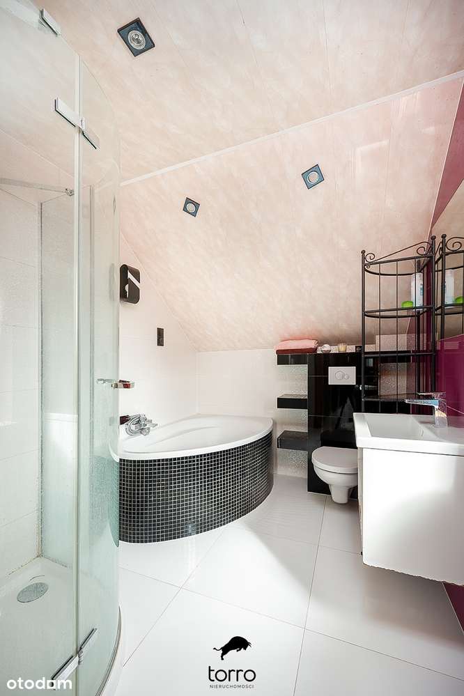 Dom wolnostojący z Dużym Garażem i Pięknym Ogrodem !!!-16