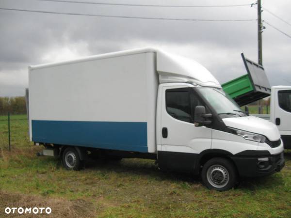 Iveco DAILY 35C15. DOKA 7- OSÓB + KIPER NA 3- STRONY  3,10 -M. - 28